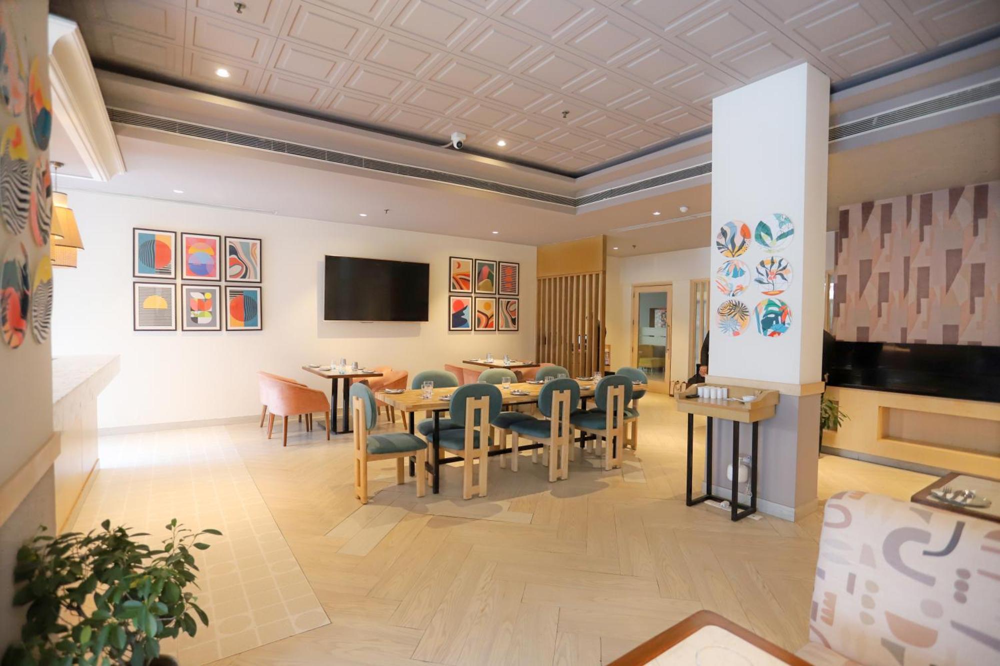 Park Inn By Radisson,South Delhi 新德里 外观 照片 The lobby of the hotel