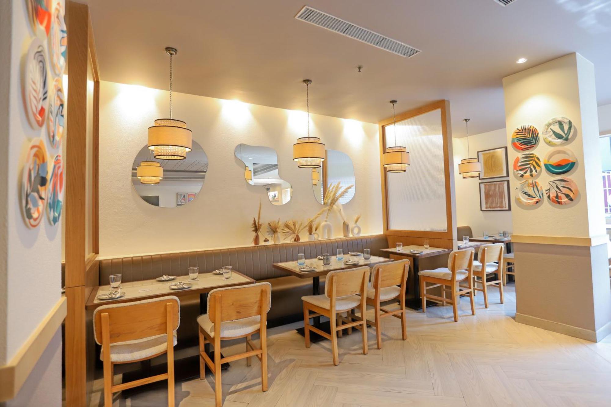 Park Inn By Radisson,South Delhi 新德里 外观 照片 Interior of a restaurant in the United States