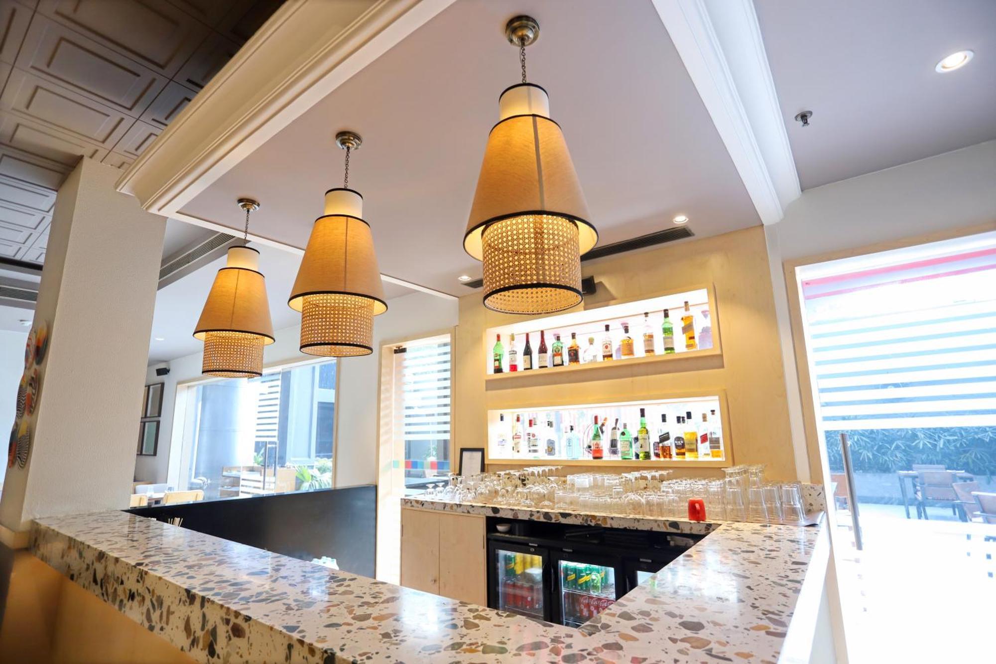 Park Inn By Radisson,South Delhi 新德里 外观 照片 The bar at the 2012 Olympic Village