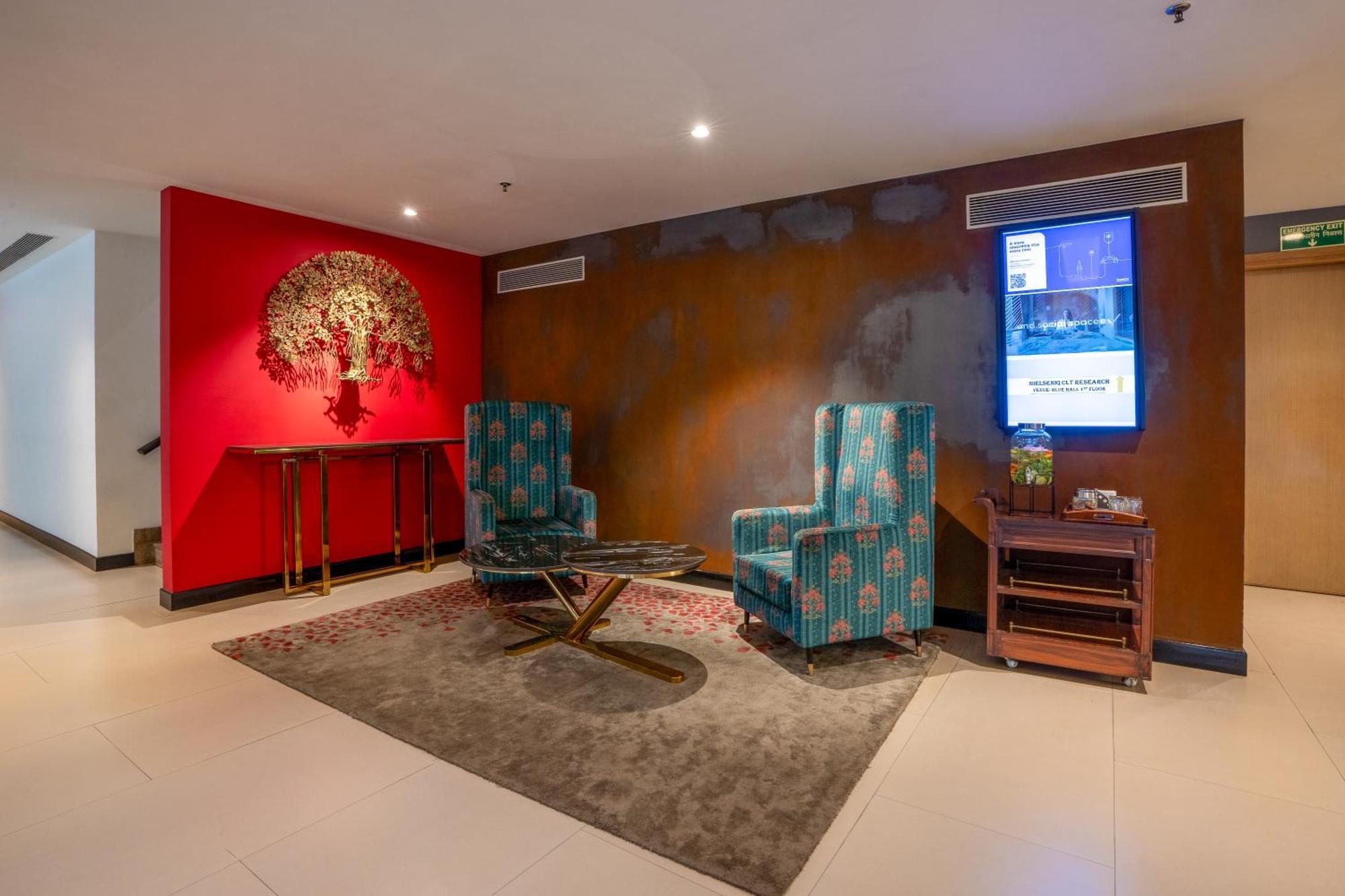 Park Inn By Radisson,South Delhi 新德里 外观 照片 The lobby of the hotel