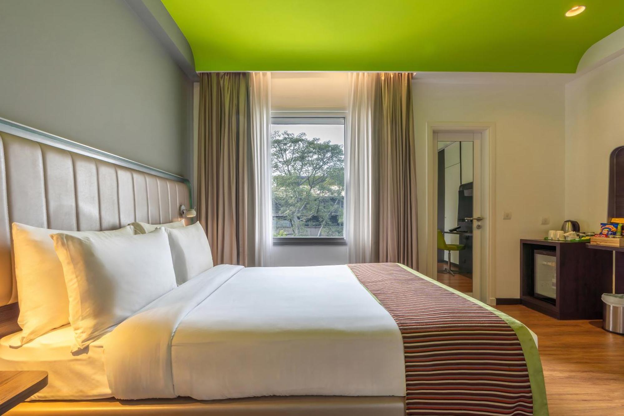 Park Inn By Radisson,South Delhi 新德里 外观 照片 A room at the hotel