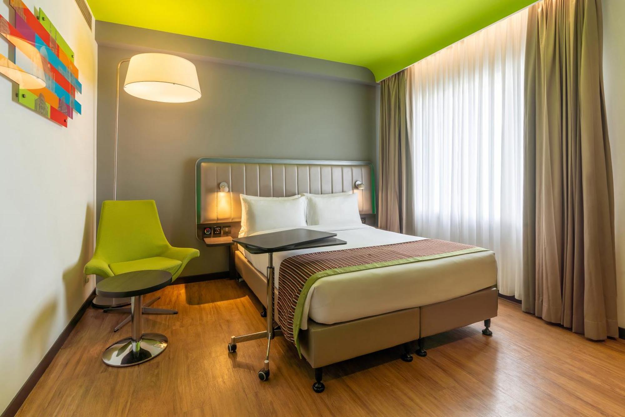 Park Inn By Radisson,South Delhi 新德里 外观 照片 A room at the hotel