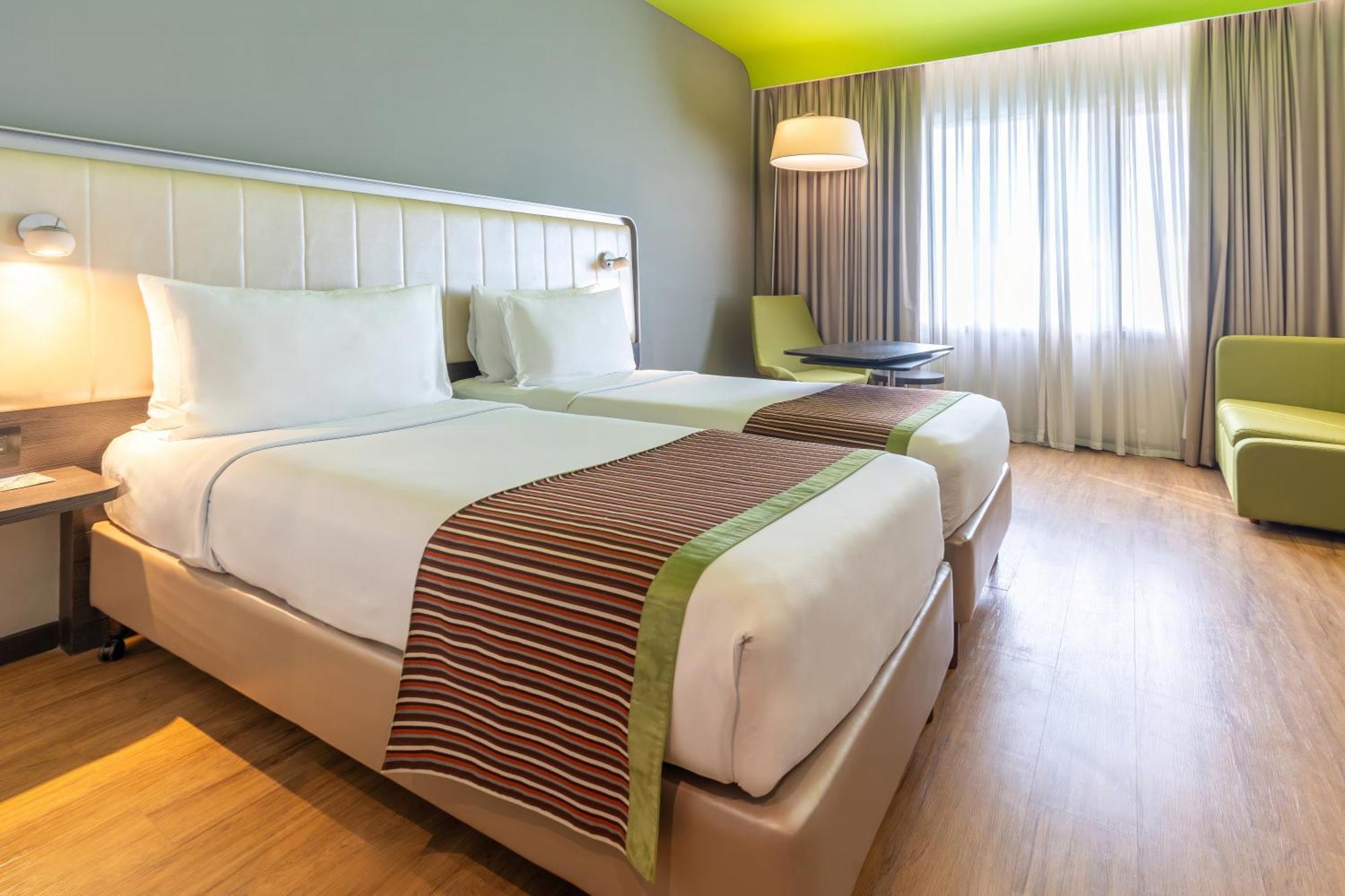 Park Inn By Radisson,South Delhi 新德里 外观 照片 A room at the hotel