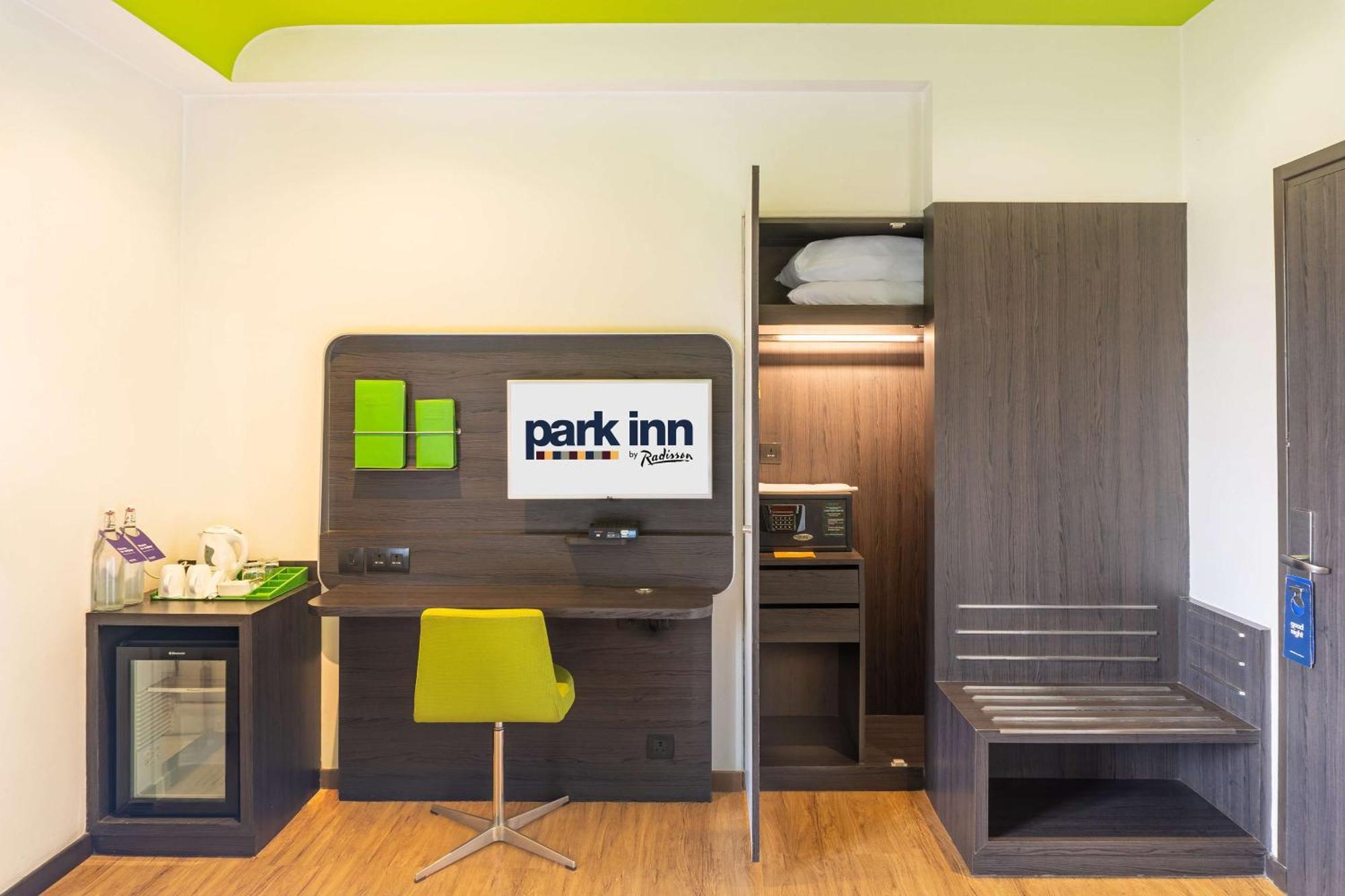 Park Inn By Radisson,South Delhi 新德里 外观 照片 Park Inn by Radisson, Berlin-Westend
