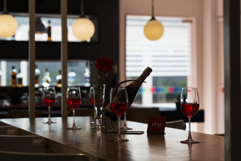 Park Inn By Radisson,South Delhi 新德里 外观 照片 Wine tasting at the Wine Museum